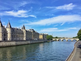 巴黎塞纳河风光-巴黎国际机票-商旅服务