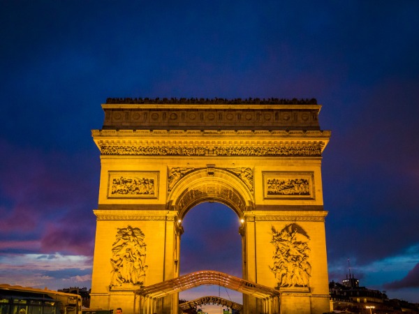 法国特价机票-上海巴黎往返机票-紫腾商旅